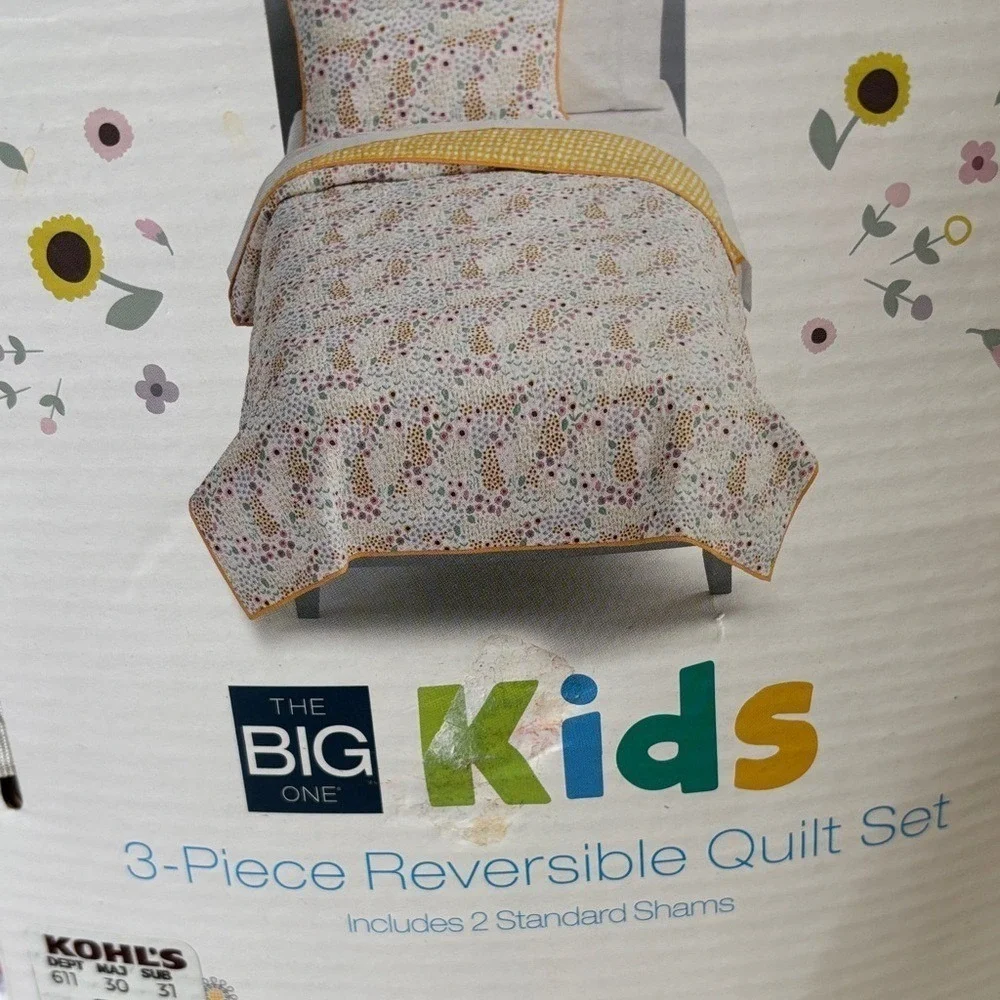 The Big One Kids Flower Checkered 3 Piece Reversible Comforter Quilt Full/Queen